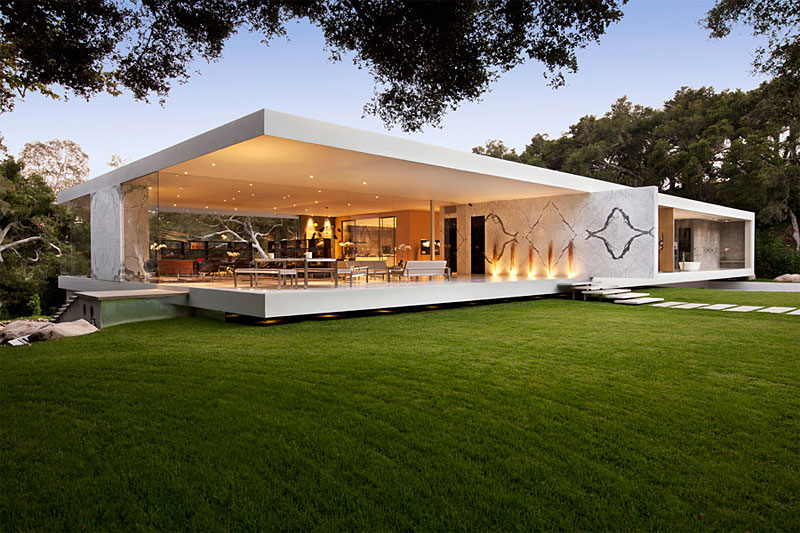 The Glass Pavilion - an ultramodern house by Steve Hermann